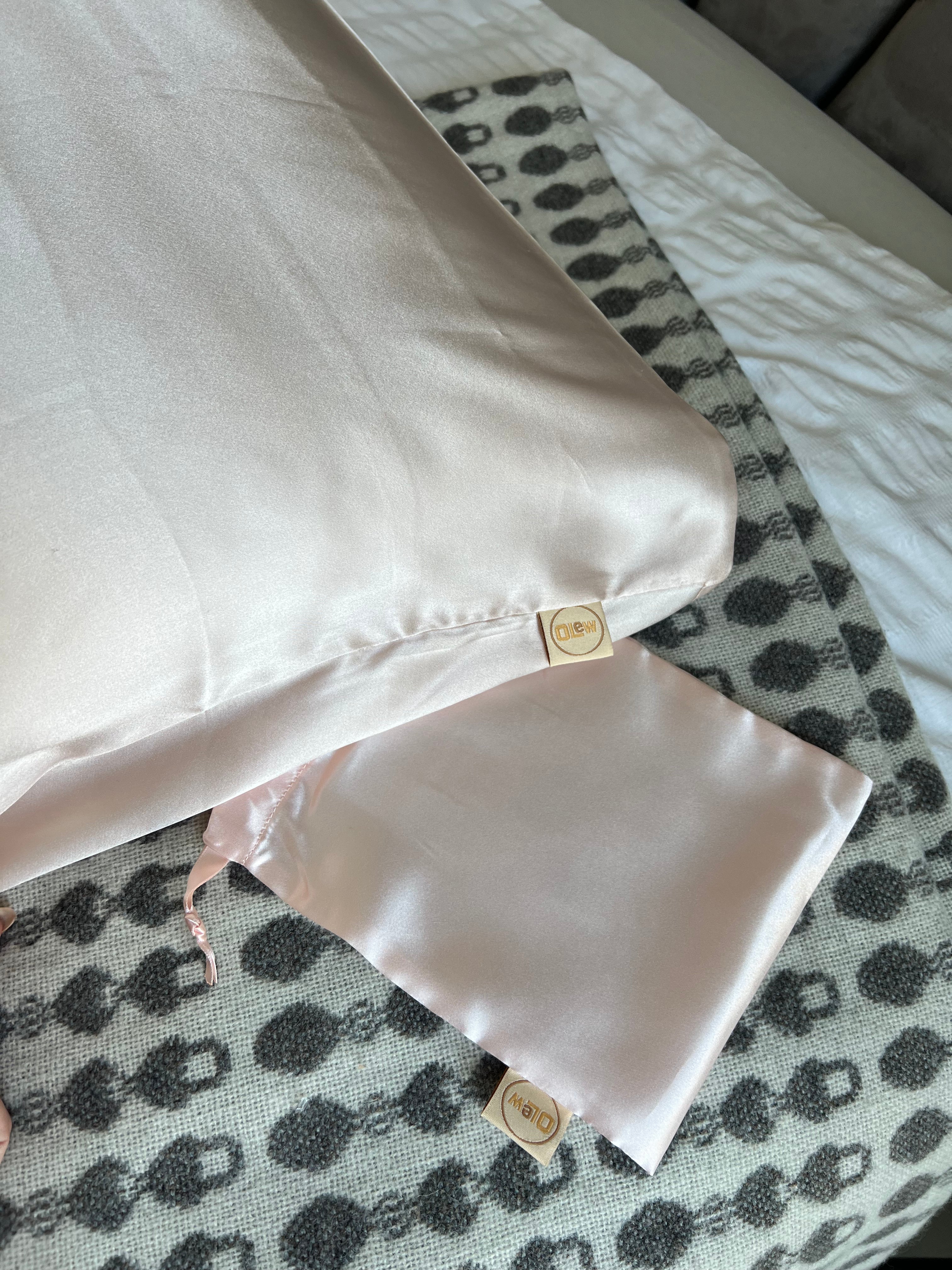 NEW Silk pillowcase with travel bag!